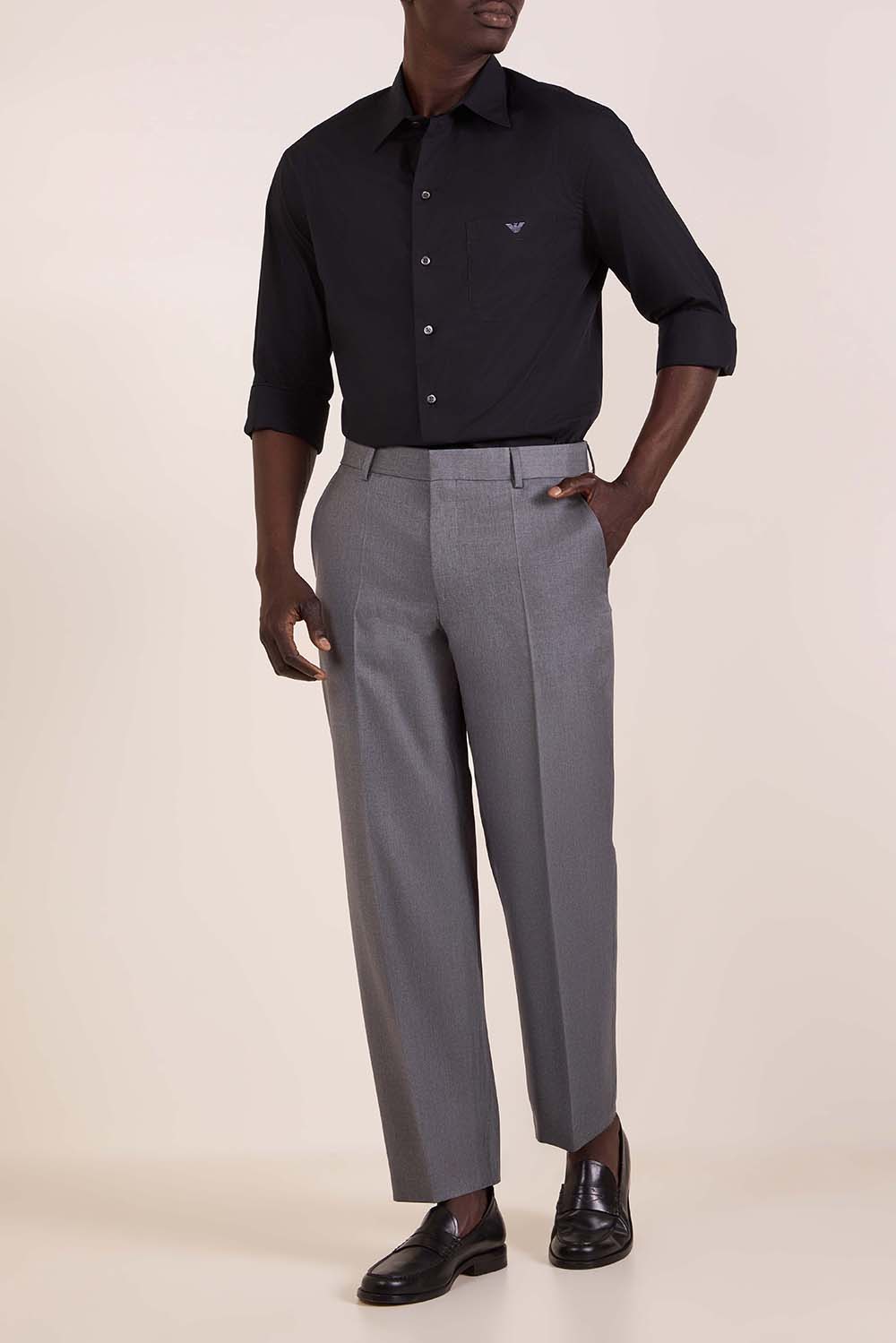 תמונת כל הלוק של חולצה מכופתרת